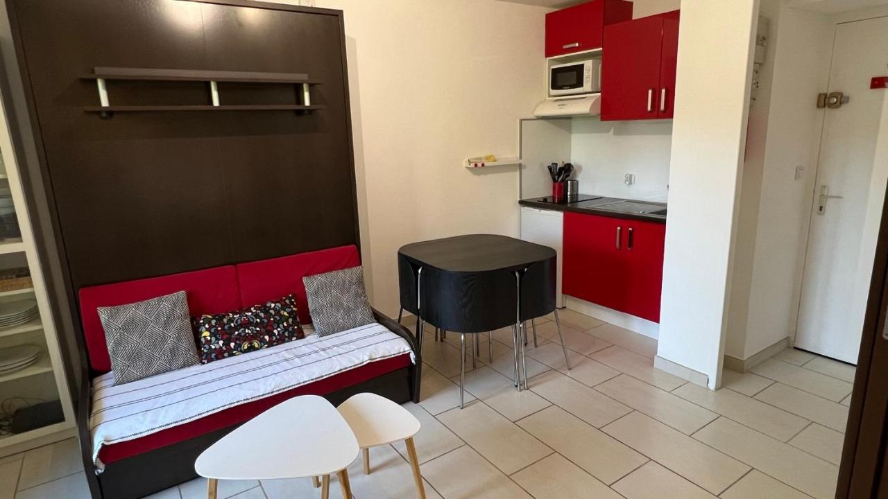 Appartement 2 pièces rez-de-jardin à 2 pas de la plage et de la thalasso Cabourg Esterno foto