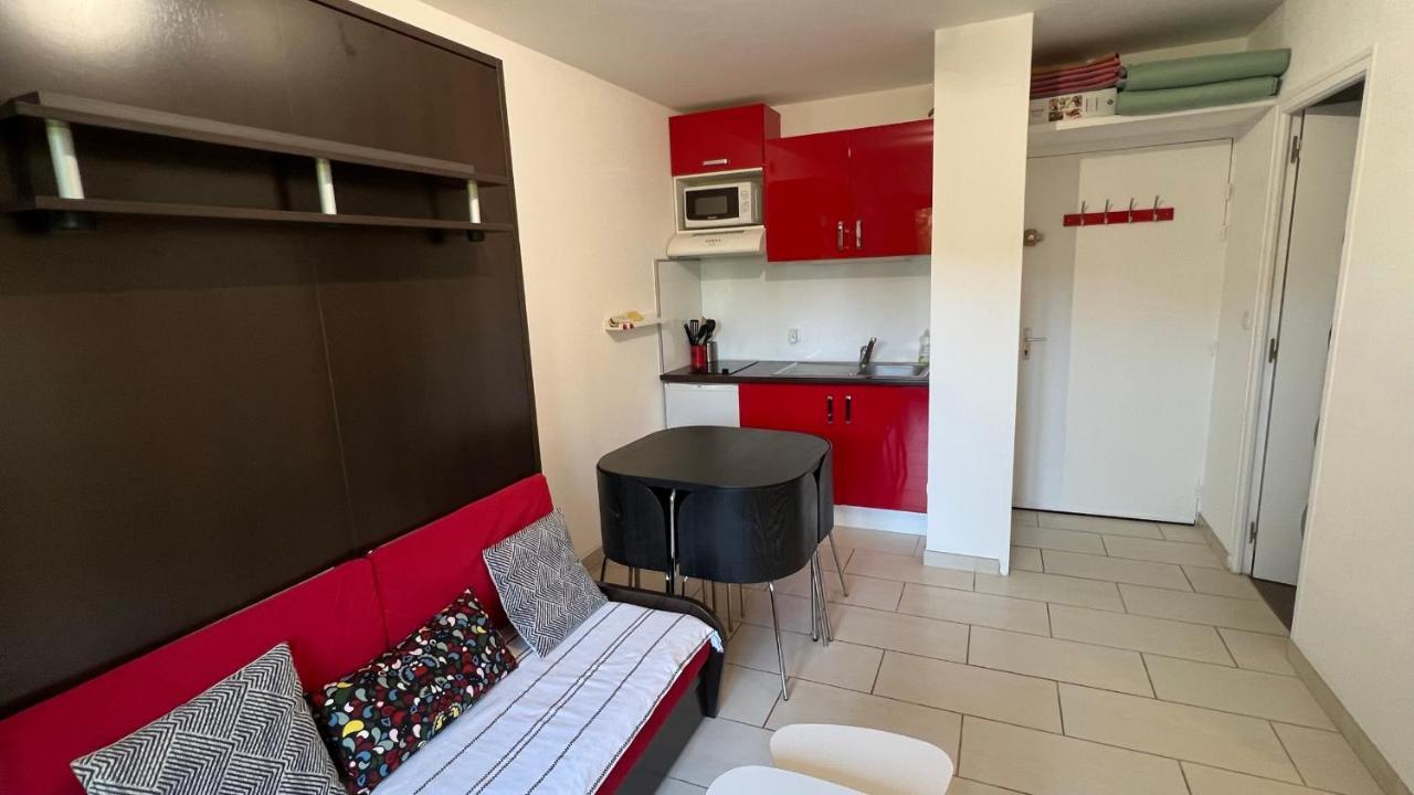 Appartement 2 pièces rez-de-jardin à 2 pas de la plage et de la thalasso Cabourg Esterno foto