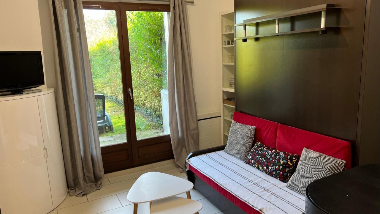 Appartement 2 pièces rez-de-jardin à 2 pas de la plage et de la thalasso Cabourg Esterno foto