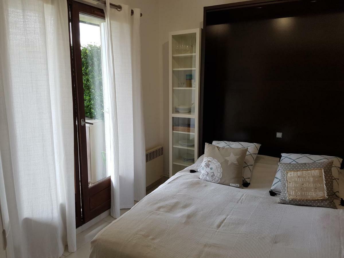 Appartement 2 pièces rez-de-jardin à 2 pas de la plage et de la thalasso Cabourg Esterno foto